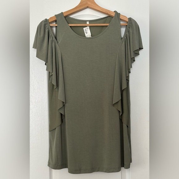 mittoshop Tops - NWT Green Mittoshop “cold shoulder” ruffle sleeve blouse - size S